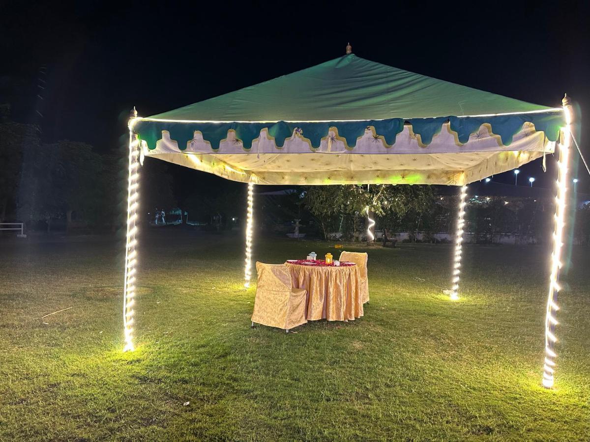 Modhera Sunrise Resort - Tents Bhungas Jungle Restaurants & Candlelight Dining Kalri Exterior foto