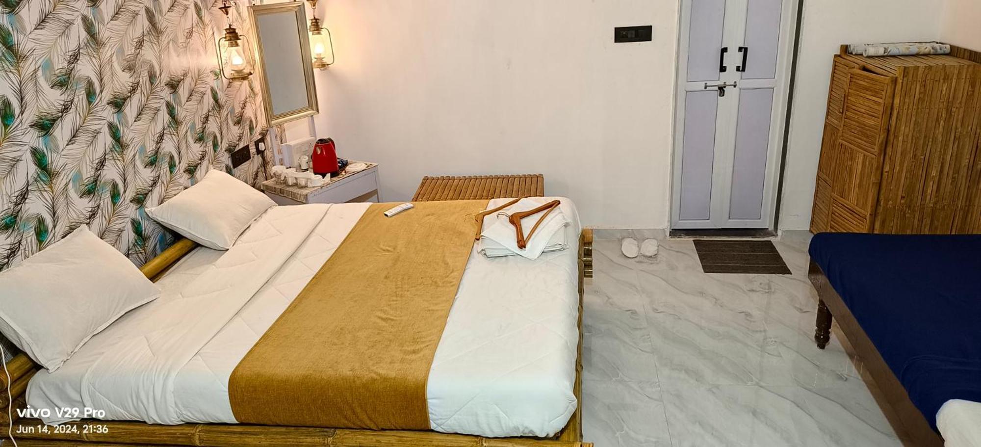 Modhera Sunrise Resort - Tents Bhungas Jungle Restaurants & Candlelight Dining Kalri Exterior foto